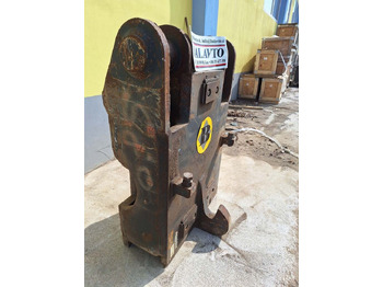 Quick coupler