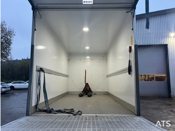 Box van Renault master with tail lift: picture 5
