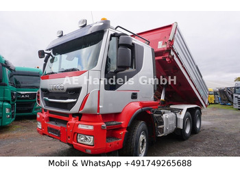 Container transporter/ Swap body truck IVECO Trakker