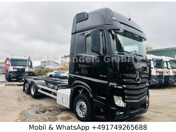 Container transporter/ Swap body truck MERCEDES-BENZ Actros 2542