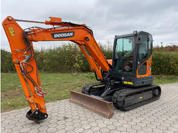 Mini excavator DOOSAN DX63-3