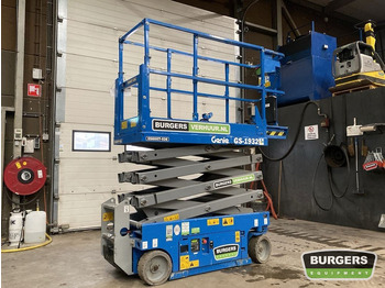 Scissor lift GENIE