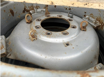 Tire for Agricultural machinery Agrimax 650/65-38 420/85-28 till Case MX 135: picture 5