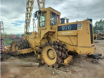 Compactor CATERPILLAR