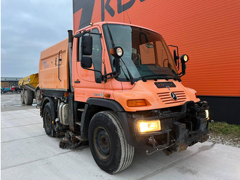 Road sweeper Unimog U 300 4x4 TRILETY SK / 6918 hours: picture 4