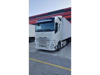 Tractor unit Volvo FH 500: picture 3