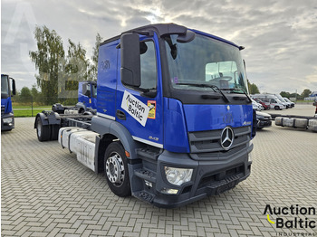 Cab chassis truck MERCEDES-BENZ Actros 1843