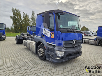 Cab chassis truck MERCEDES-BENZ Actros 1843