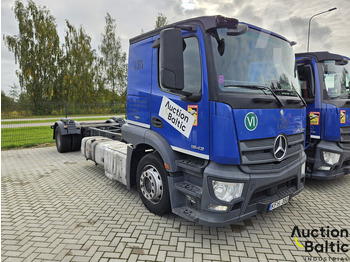Cab chassis truck MERCEDES-BENZ Actros 1843