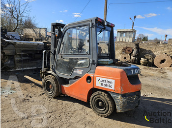 Diesel forklift Toyota E 811: picture 4