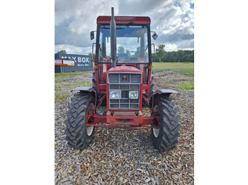 Farm tractor IHC 833 Allrad Kabine: picture 2