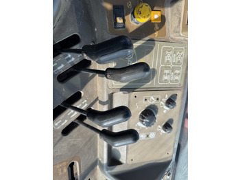 Farm tractor CASE MXM155: picture 5
