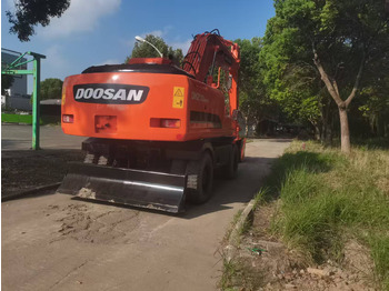 Wheel excavator DOOSAN DH210W-9C: picture 4