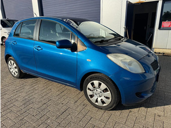 Hatchback Toyota Yaris **PETROL-ESSENCE-AC**: picture 3