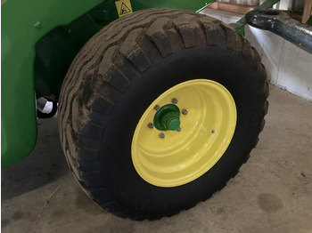 Bale wrapper John Deere V461M: picture 5 Bale wrapper John Deere V461M: picture 5