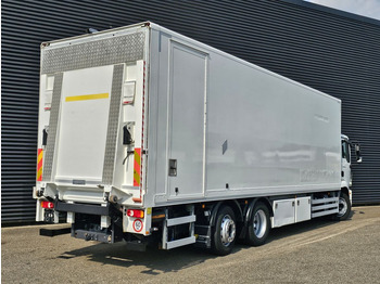 Curtainsider truck MAN TGM 26.320 / 6x2-4 / LBW / 6000kg TAIL LIFT: picture 2