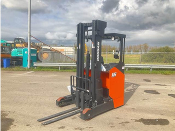 Reach truck DOOSAN
