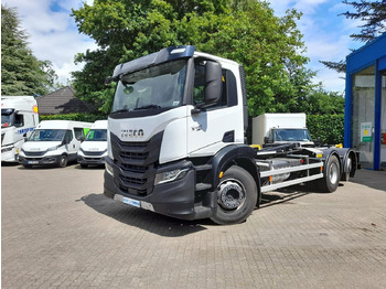 Hook lift truck IVECO