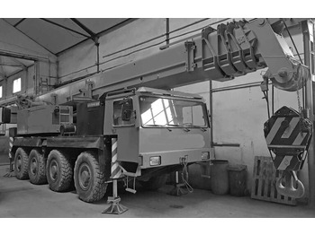 Mobile crane LIEBHERR LTM 1070