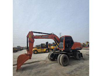 Wheel excavator DOOSAN DX150W: picture 3 Wheel excavator DOOSAN DX150W: picture 3
