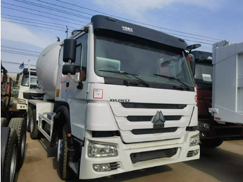 Concrete mixer truck SINOTRUK HOWO