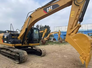 Crawler excavator CATERPILLAR 320D2
