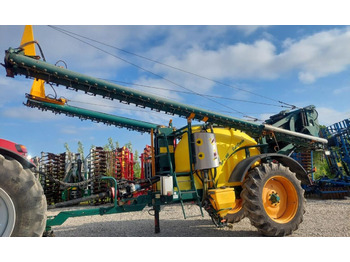 Trailed sprayer