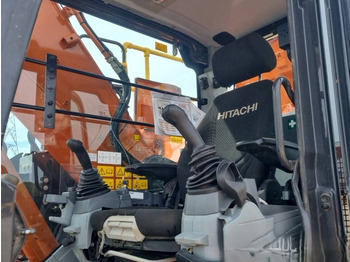 Crawler excavator Hitachi ZX225USLC-7: picture 5