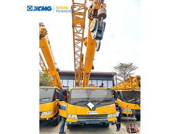 Mobile crane XCMG