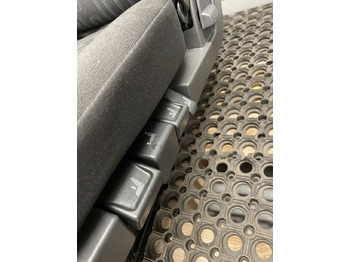 New Seat for Truck Mercedes-Benz ATEGO DRIVER'S   Mercedes-Benz ATEGO: picture 3