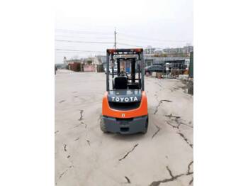 Forklift Toyota 8FD30: picture 2