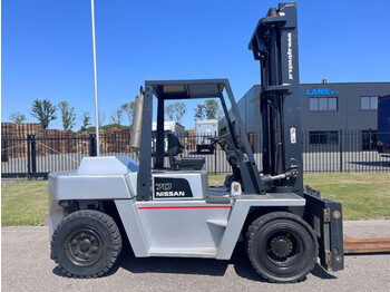 Diesel forklift NISSAN