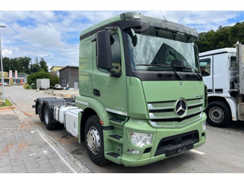 Cab chassis truck Mercedes-Benz Actros 2543 6x2: picture 4