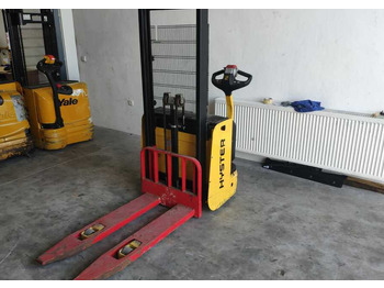 Stacker HYSTER