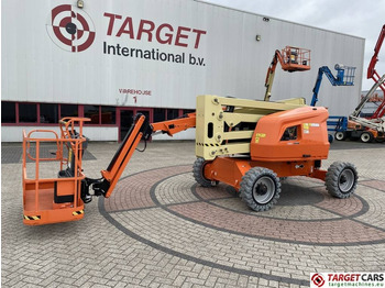 Articulated boom JLG