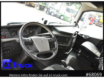 Interior photo 1: VOLVO FH 460, Überführer, Terberg, Kamag 2x AHK, verstellbare Sattelplatte, on lease VOLVO FH 460, Überführer, Terberg, Kamag 2x AHK, verstellbare Sattelplatte,