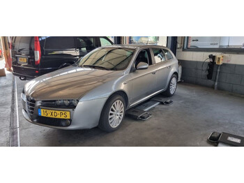 Car Alfa Romeo 159. Sportwagon 1.9 JTS Distinctive: picture 1