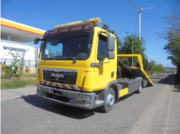 Autotransporter truck MAN TGL 8.220