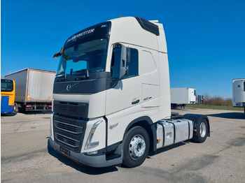 Tractor unit VOLVO FH13