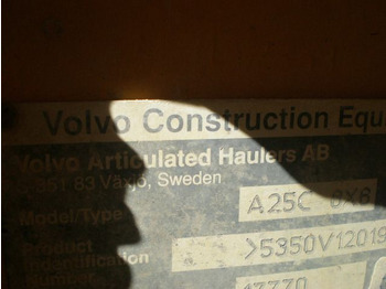 Articulated dumper VOLVO A25C S/N: 12019 (1998) Y S/N: 12026 (1999): picture 2
