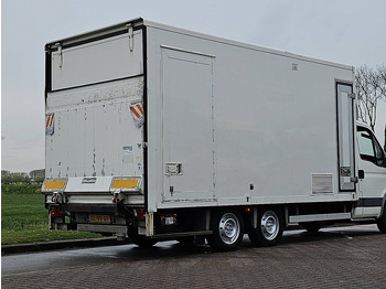 Closed box trailer