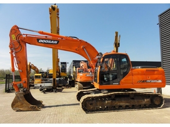 Crawler excavator Doosan DX225LCA: picture 1