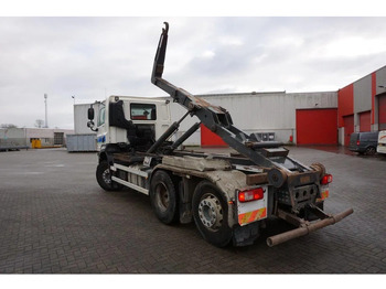 Interior photo 1: Hook lift truck DAF CF410 / ENGINE RUNNING / DEB / ACC / LWDS / HOOK 18TON / LIFT AXLE / ONLY:375782 KM / AIRCO / AUTOMATIC / EURO-6 / 2016