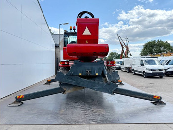 Telescopic handler MAGNI RTH5.30 - Remote Control / 4x4x4 / Airco: picture 4