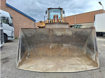 Wheel loader Volvo L220D: picture 2