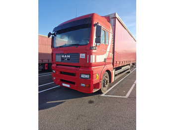 Curtainsider truck MAN