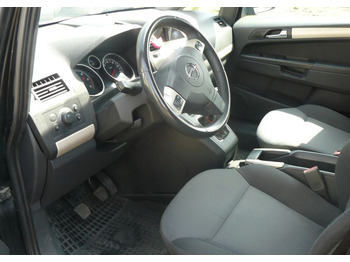 SUV Opel Zafira 1.9 CDTI Cosmo: picture 5