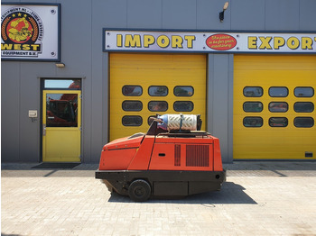 Industrial sweeper