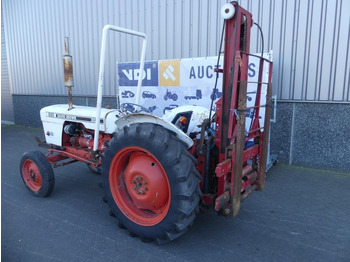 Farm tractor David Brown 885: picture 5