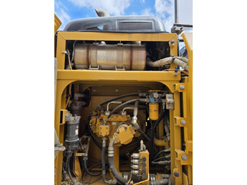 Crawler excavator CAT 323FL: picture 4